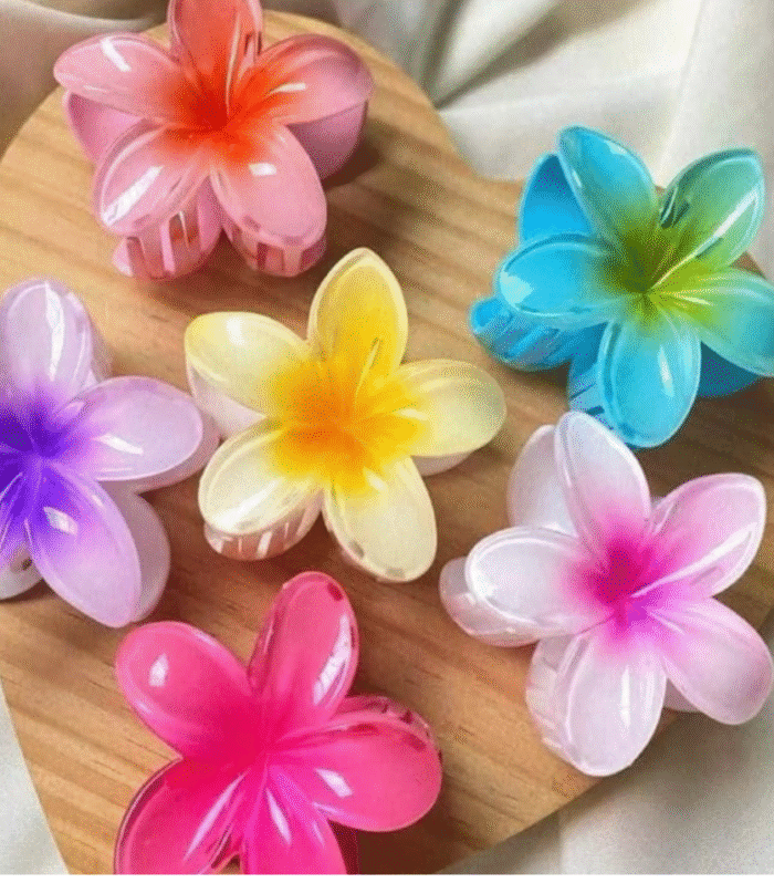 1 Flower Claw Clip – The Perfect Add-On