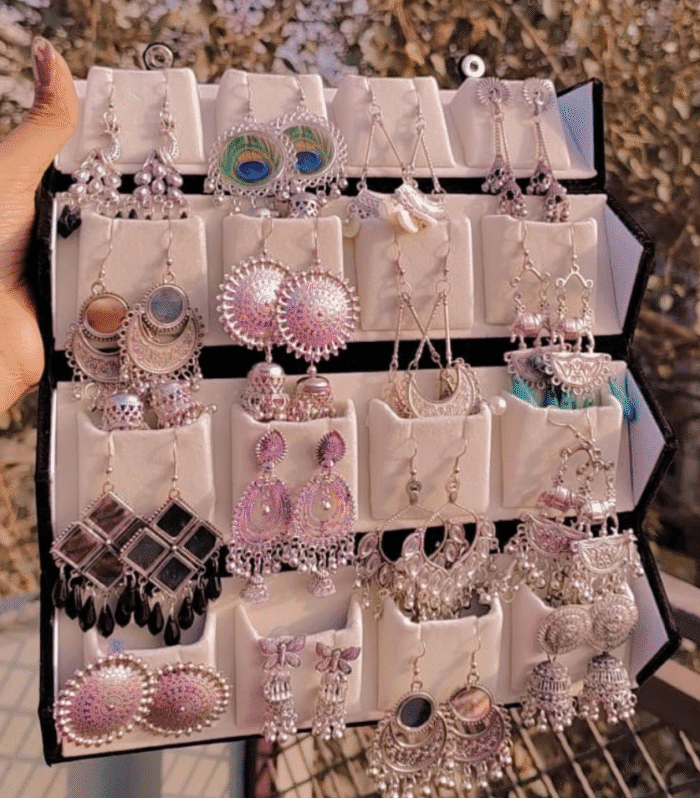 16 pair Velvet Box With 16 Big size Earrings