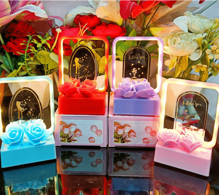 Love Showpiece With LED (Size: 12cm) 🌹